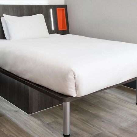 Easyhotel Reading Exteriör bild